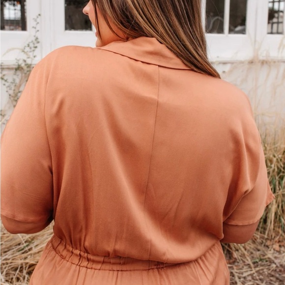 Camel Short Sleeve Romper - Picture 5 of 7